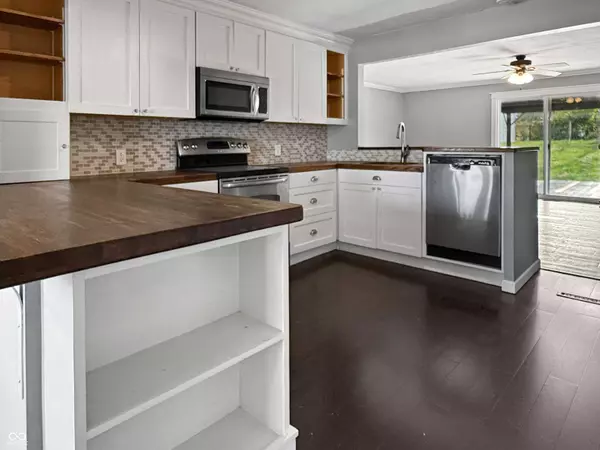 5325 W Smith Valley RD, Greenwood, IN 46142