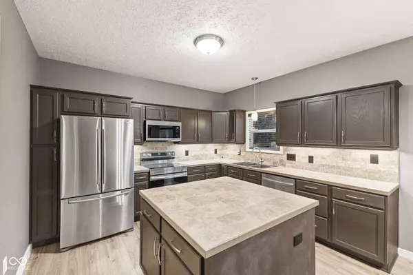 5825 Jackie LN, Indianapolis, IN 46221