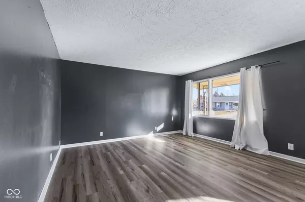 230 Parkview DR, Whiteland, IN 46184