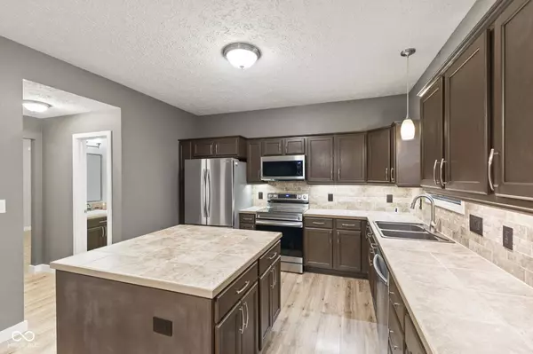 5825 Jackie LN, Indianapolis, IN 46221