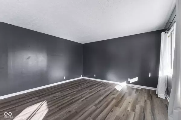 230 Parkview DR, Whiteland, IN 46184