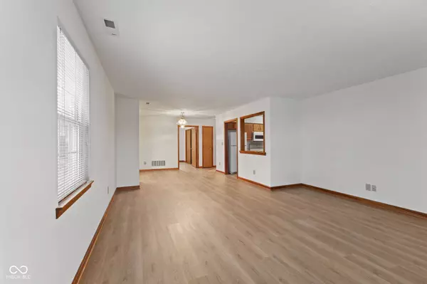 5449 Gateridge LN, Indianapolis, IN 46237