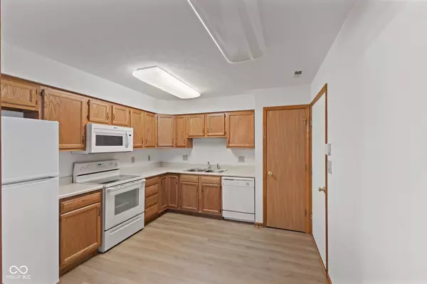 5449 Gateridge LN, Indianapolis, IN 46237