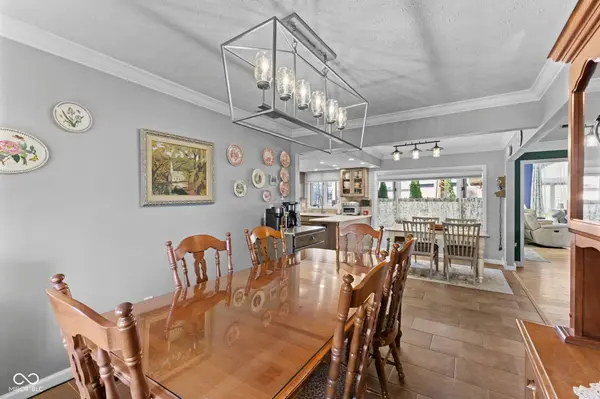 238 Lake DR, Greenwood, IN 46142