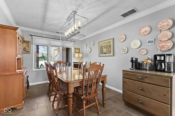 238 Lake DR, Greenwood, IN 46142