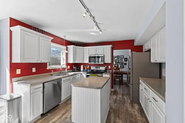 628 Prince DR, Greenwood, IN 46142