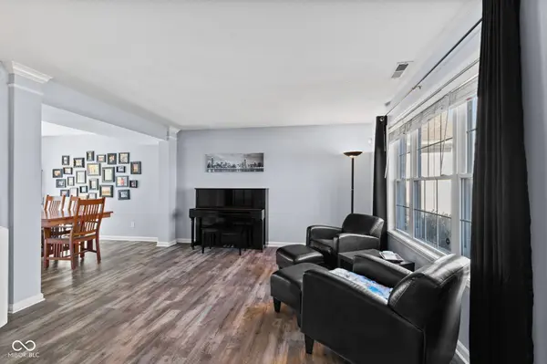 628 Prince DR, Greenwood, IN 46142