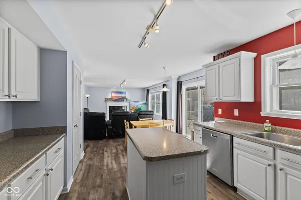 628 Prince DR, Greenwood, IN 46142