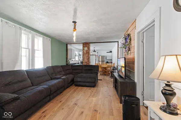 125 W Harrison ST, Mooresville, IN 46158