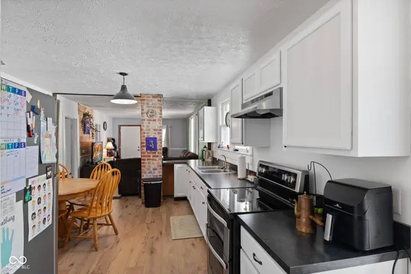 125 W Harrison ST, Mooresville, IN 46158