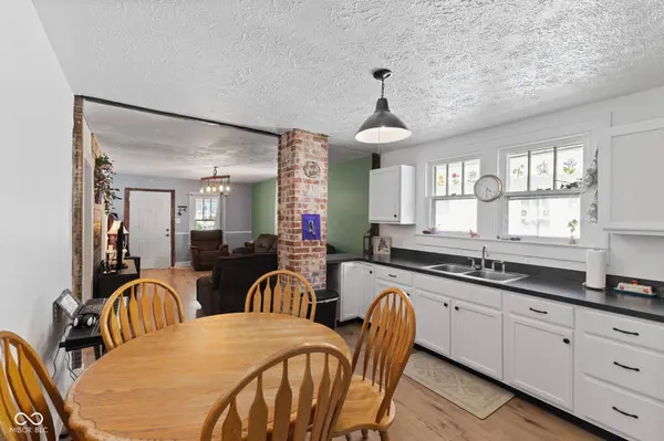 125 W Harrison ST, Mooresville, IN 46158