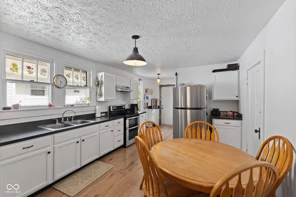 125 W Harrison ST, Mooresville, IN 46158