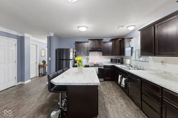 7436 Eddie LN, Camby, IN 46113