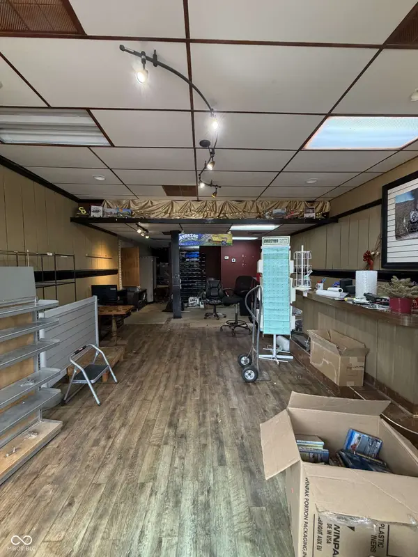 176 -180 W Main ST, Greenwood, IN 46142