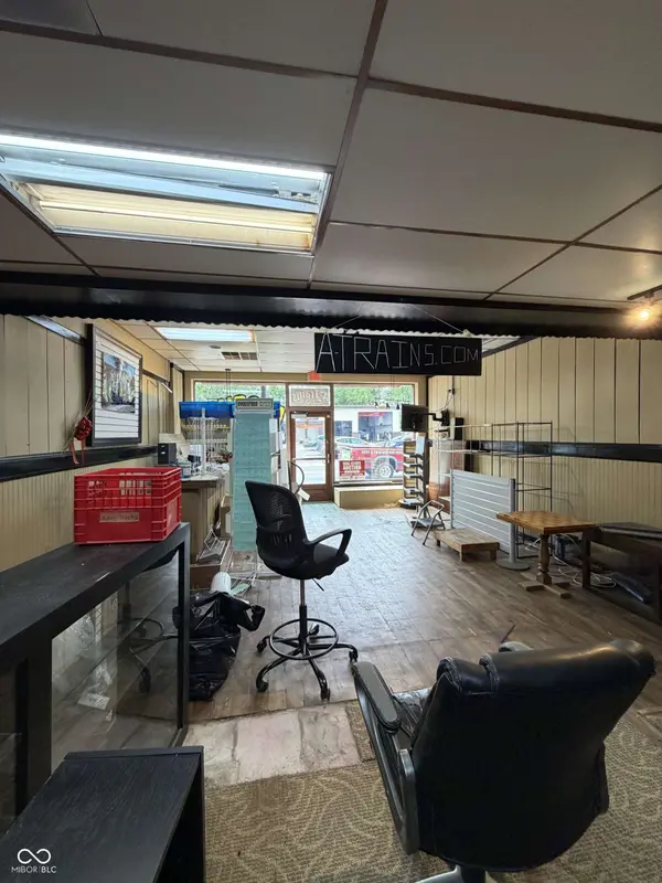 176 -180 W Main ST, Greenwood, IN 46142