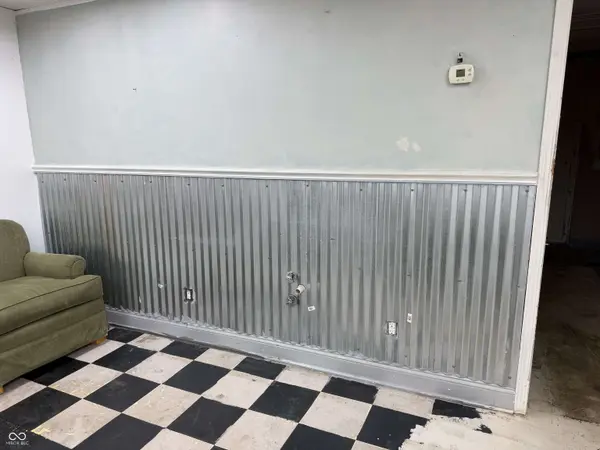 176 -180 W Main ST, Greenwood, IN 46142