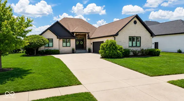 1772 Calvert Farms DR, Greenwood, IN 46143