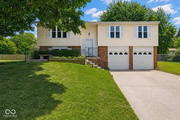 1161 Rosengarten DR, Greenwood, IN 46142