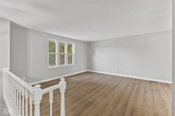 1161 Rosengarten DR, Greenwood, IN 46142