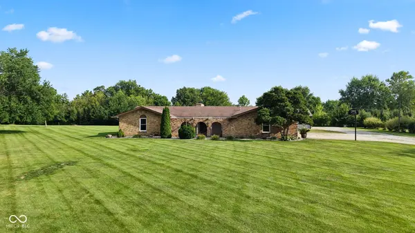 3885 Honey Creek CT, Greenwood, IN 46143