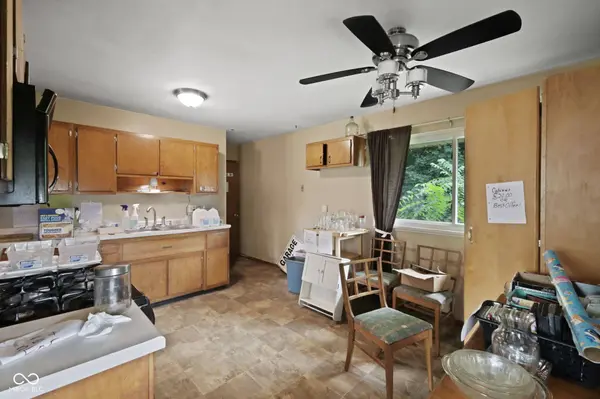 9 Kiefer CT, Beech Grove, IN 46107