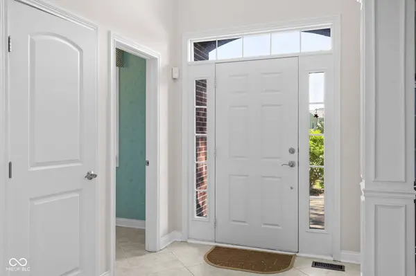 4637 Shadow Ridge BLVD, Greenwood, IN 46143