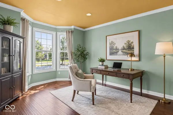 4637 Shadow Ridge BLVD, Greenwood, IN 46143