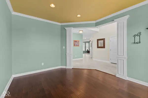 4637 Shadow Ridge BLVD, Greenwood, IN 46143