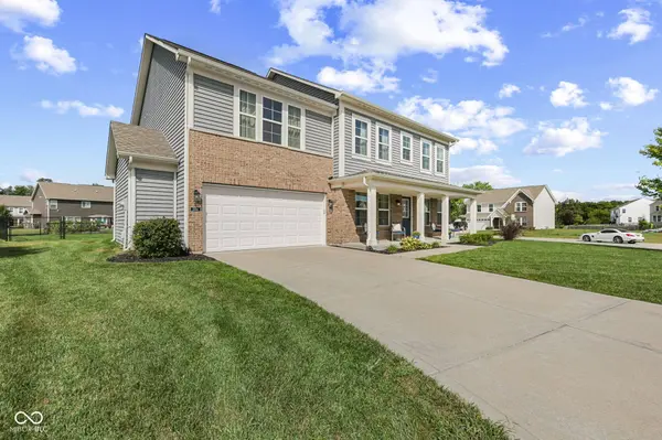 1304 Glen Canyon DR, Greenwood, IN 46143