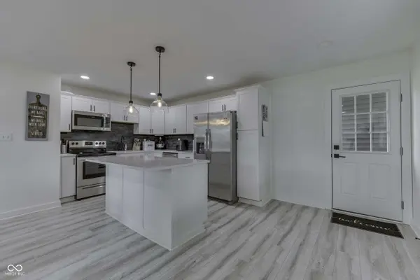 419 Hollybrook DR, New Whiteland, IN 46184