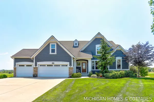 4401 Grand Pt, Holland, MI 49424-7463