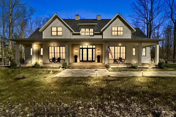 7077 Larue Ln, Glenn, MI 49416