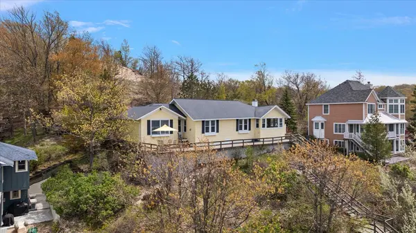 2448 Bluebell Ct, Macatawa, MI 49434-9806