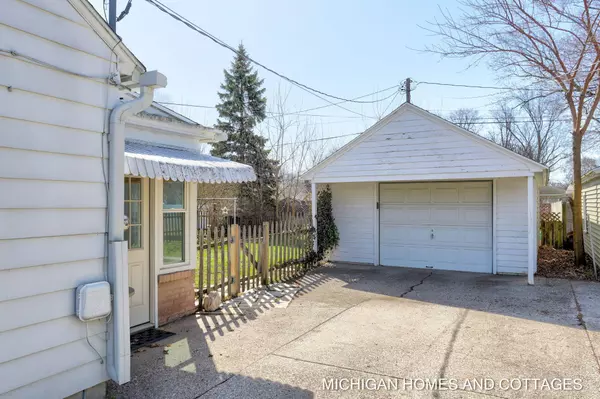 110 W 28th Street, Holland, MI 49423