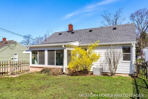 110 W 28th Street, Holland, MI 49423