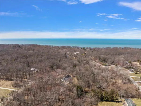 7077 Larue Lane, Fennville, MI 49408