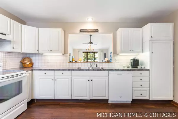 907 Creekridge Drive, Holland, MI 49423