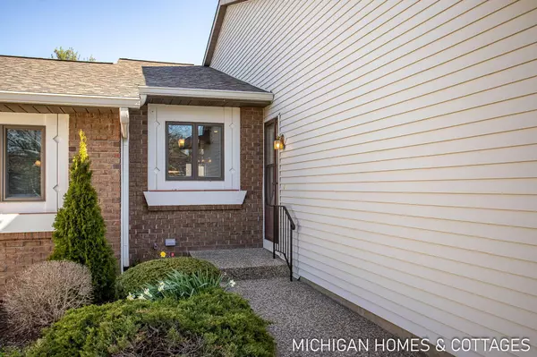 907 Creekridge Drive, Holland, MI 49423