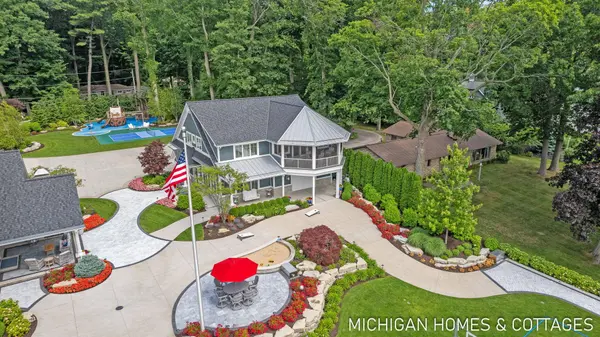 229 Norwood Avenue, Holland, MI 49424