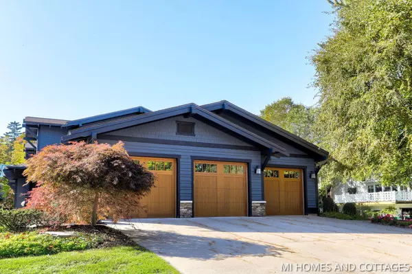 36 Randolph Street, Douglas, MI 49406