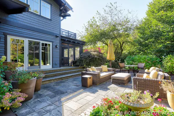 36 Randolph Street, Douglas, MI 49406