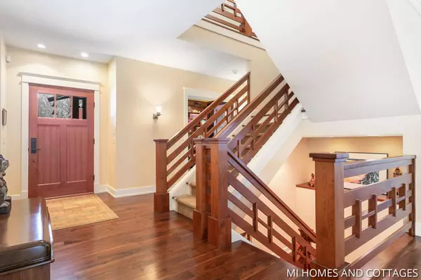 36 Randolph Street, Douglas, MI 49406