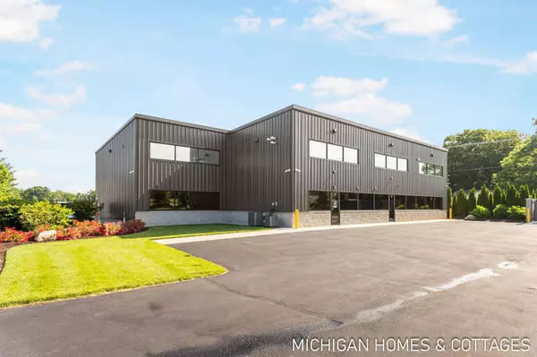 425 Douglas Avenue #10 & 20, Holland, MI 49424
