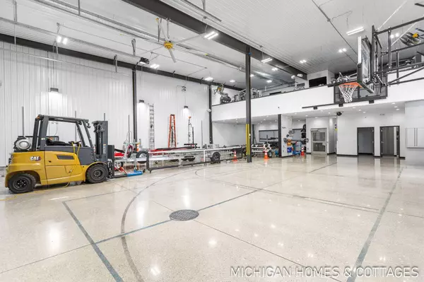 425 Douglas Avenue #10 & 20, Holland, MI 49424