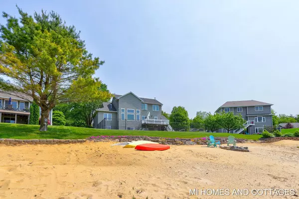 9145 Winterberry Drive, West Olive, MI 49460