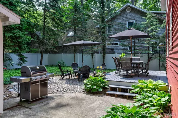 1375 Waukazoo Drive, Holland, MI 49424