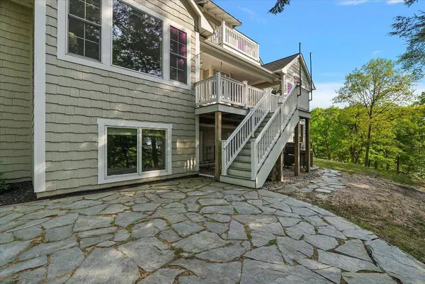 690 Dunegrass Circle Drive, Saugatuck, MI 49453