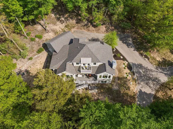 690 Dunegrass Circle Drive, Saugatuck, MI 49453