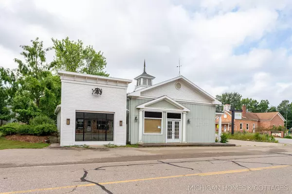 1399 Blue Star Highway, South Haven, MI 49090