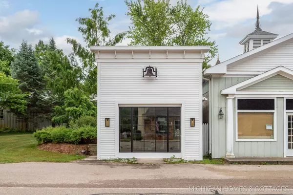 1399 Blue Star Highway, South Haven, MI 49090